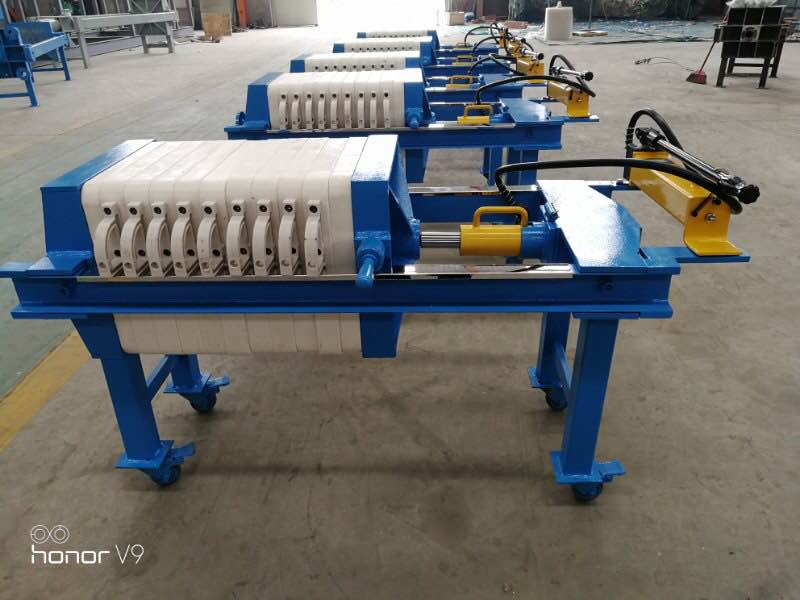 小型實(shí)驗(yàn)室隔膜壓濾機(jī)多少錢(qián)(圖1)